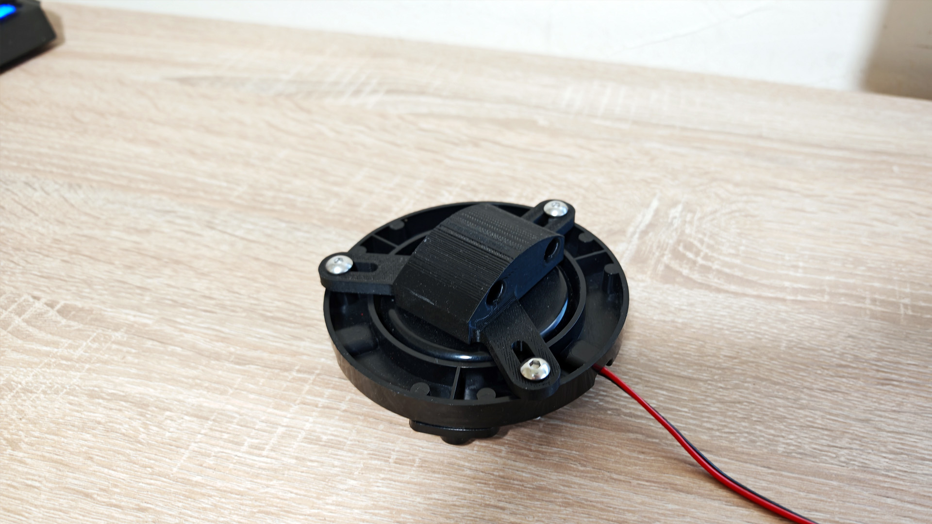 TT25 shaker tartó Fanatec pedálra