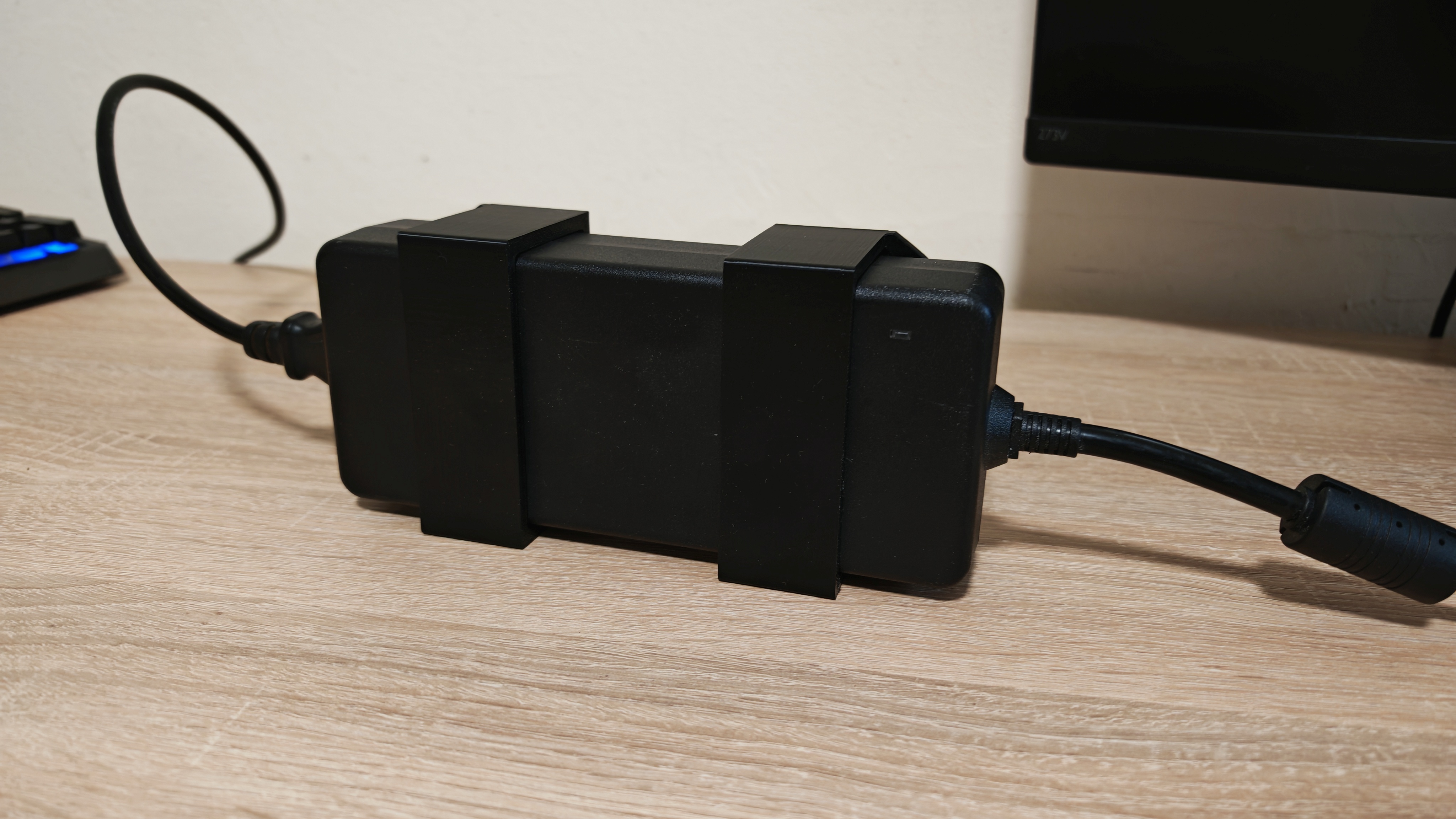 Alu vázra csavarozható Fanatec táptartó